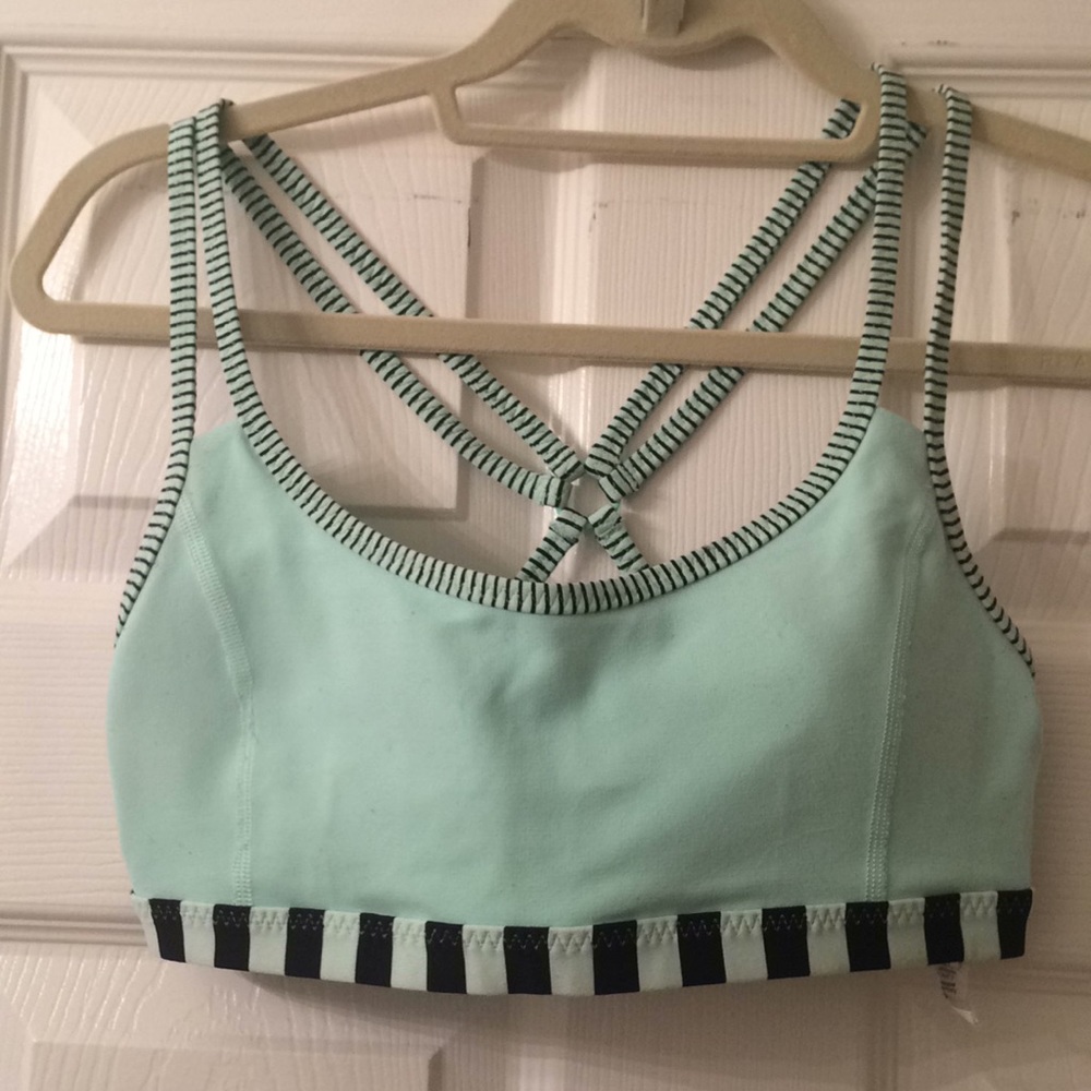 Lululemon sports bra